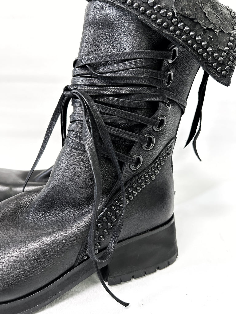 2402-BO03 Crush Chrome Boots 01