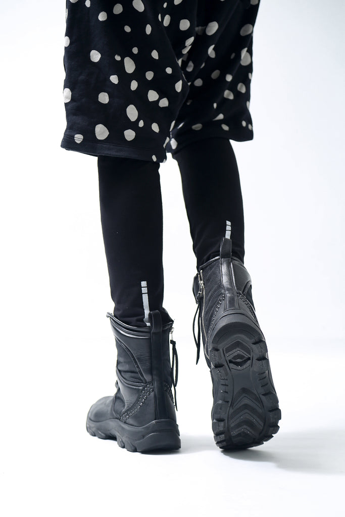 1801-BO08 Black Metal Sneaker 03